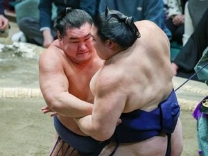 豊昇龍と大の里の“金星配給が多すぎる”問題「1場所平均は千代の富士の4倍、白鵬の6倍以上」背景に“過密日程”「体はボロボロだったけど…」横綱の責務