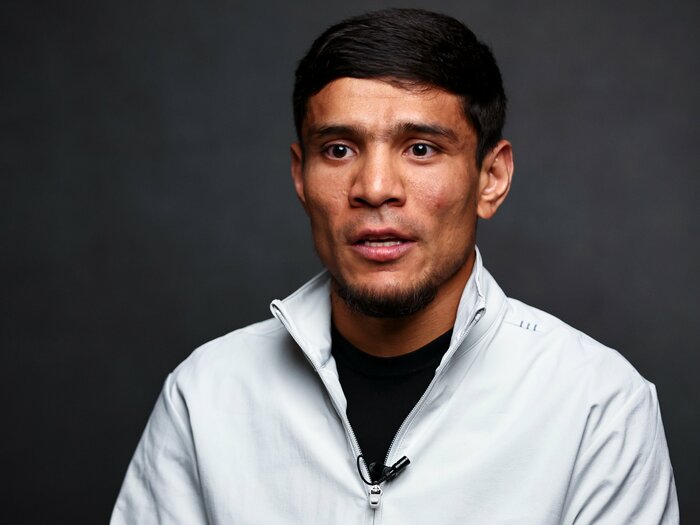 「自分は最強でも最速でもない」井上尚弥の“刺客”アフマダリエフ激白「総合力で勝つ」2年待った決戦前に不気味な発言…同門カルデナスから助言は？＜Number Web＞ photograph by Getty Images