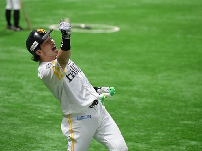 松田宣浩がこだわる“熱男”の愛称。WBCのモヤモヤから優勝までの苦闘。<Number Web> photograph by Naoya Sanuki