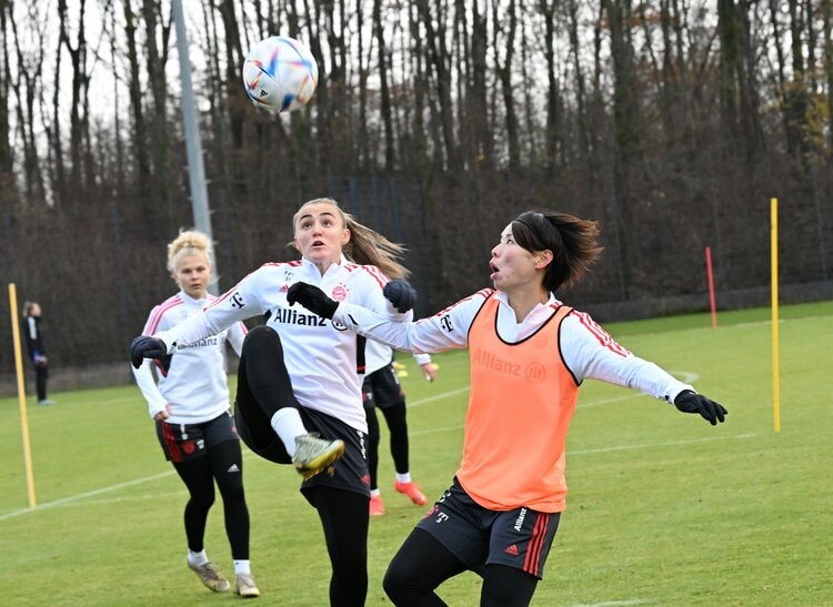 早いもの勝ち 女子サッカーW杯 優勝記念テディベア プレミア品