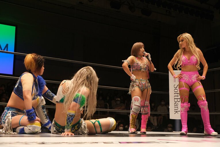 白川未奈＆マライア・メイvsMIRAI＆壮麗亜美　©Norihiro Hashimoto