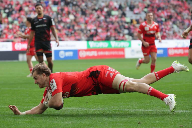 No.8 ティエナン・コストリー／コベルコ神戸スティーラーズ「新加入サベアを差し置いてNo.8に座るNZ人。すでに昨季は5試合に出場しており、日本代表入りにも意欲がある」