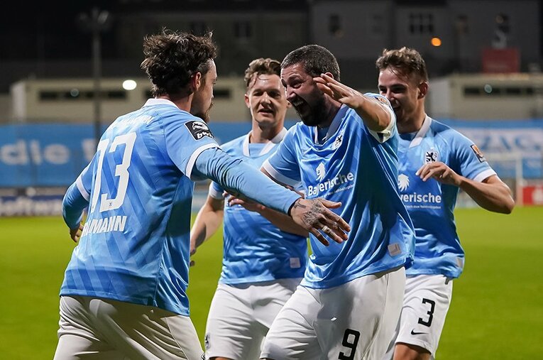 1860ミュンヘンのようなクラブがあるからこそ、欧州サッカー界は裾野が広いともいえるだろう ／ photograph by Getty Images