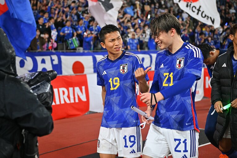 ゴールを決めた西村拓真と　©Takuya Kaneko/JMPA