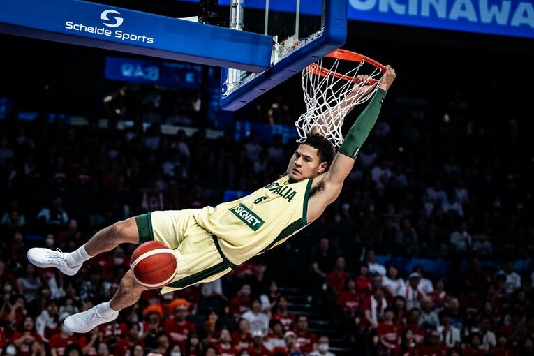 マーベリックス所属のグリーンのダンク。迫力が凄まじい　©FIBA