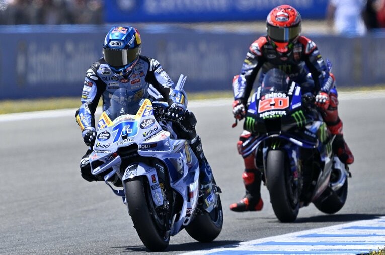 スペインGPでMotoGPクラス初勝利を遂げたアレックス・マルケス（前）と、久々に2位表彰台を獲得したファビオ・クアルタラロ ／ photograph by Getty Images