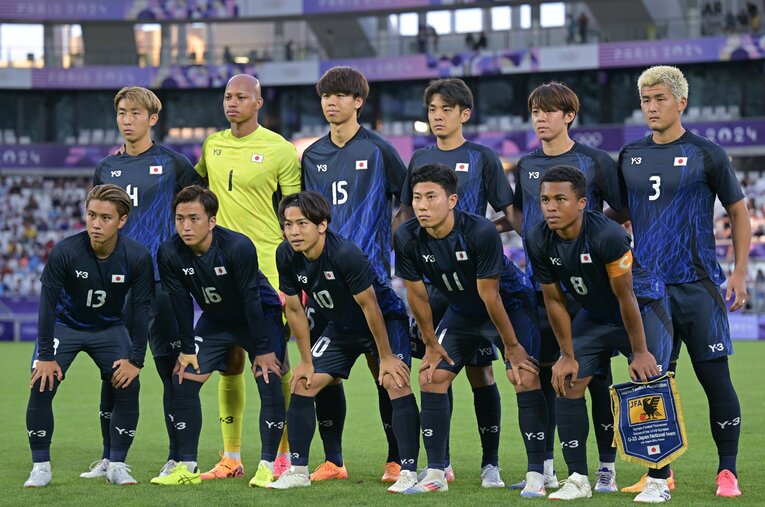 マリ戦先発メンバー。後列右端が西尾、左から3人目が高井　©Takuya Kaneko/JMPA