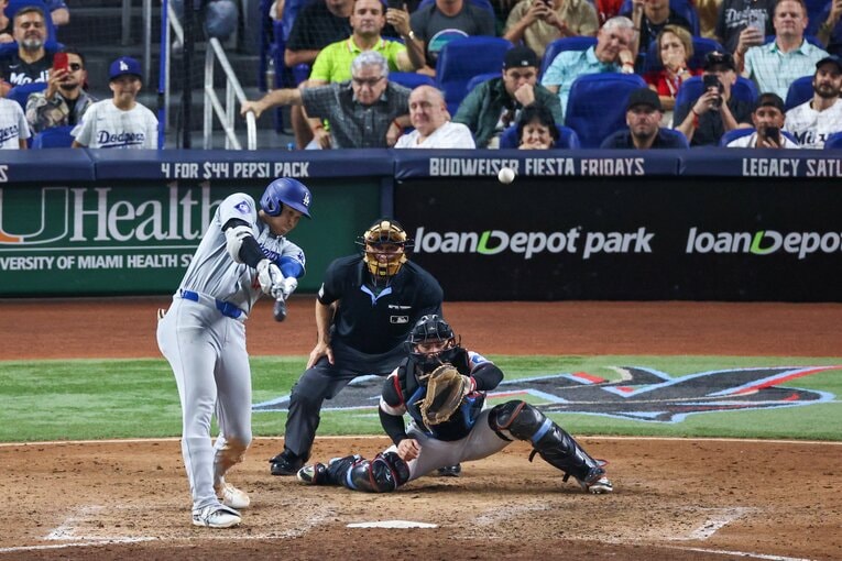 50-50達成の瞬間。現在のHRボールの価値は日本円にして約2億7200万円だとか　©Getty Images