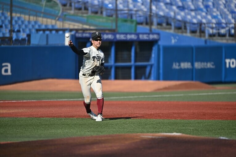 サード・岸本真生（2年）　©Hideki Sugiyama