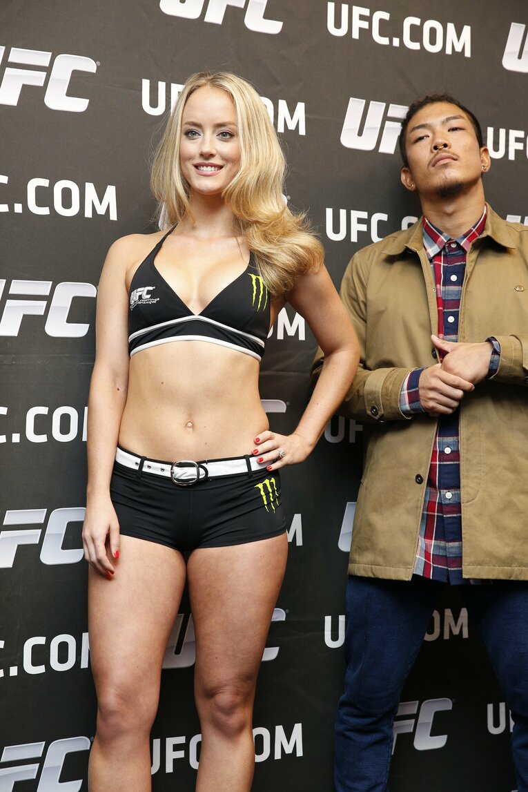 ラウンドガール（UFCでの名称はオクタゴンガール）としても注目を集めたローレン夫人　©Shigeki Yamamoto