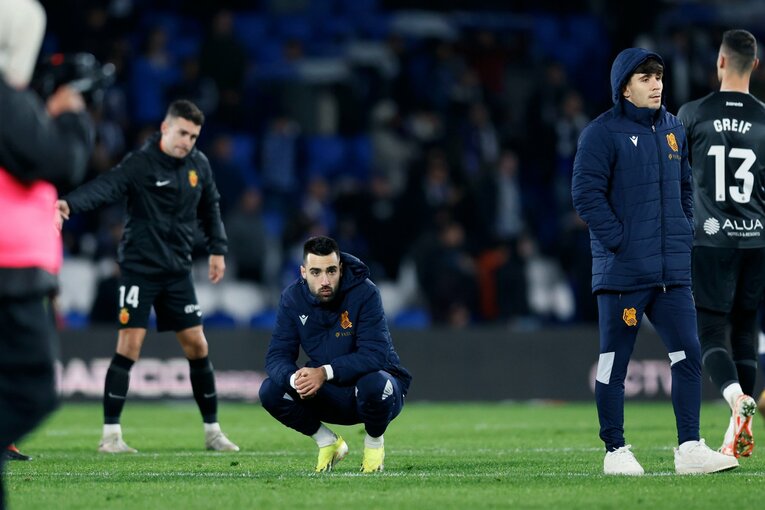 PKを外したメンデスは、敗退にショックを隠しきれなかった