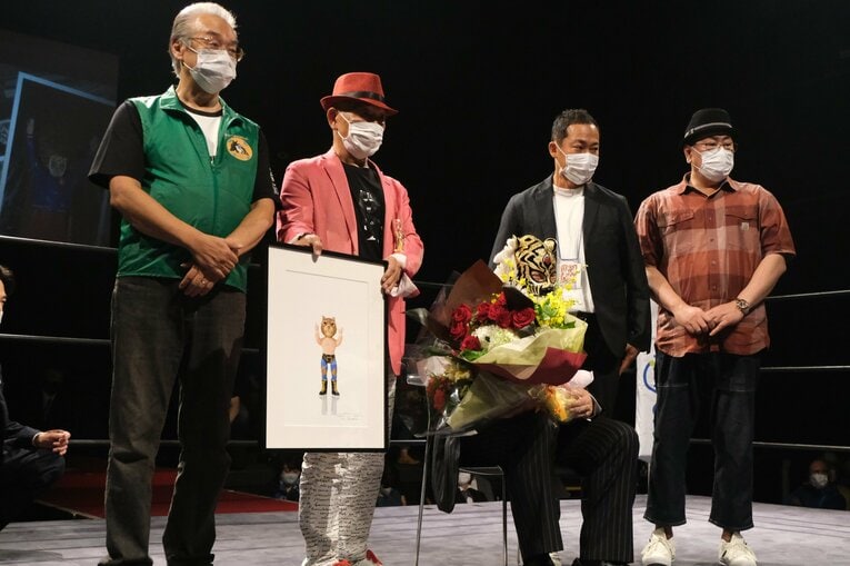 初代タイガーマスク40周年の記念セレモニーにて