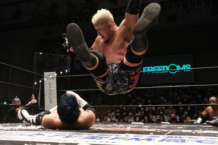 「デスマッチ・イズ・マイライフ」妻の急死を乗り越えた“クレイジー・キッド”竹田誠志の決意「蛍光灯やカミソリで傷つけ…でもそれが生きがい」(13)