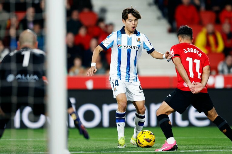 MVP久保建英は喜ばず古巣サポに謝った「愛情と敬意を感じてます」…現地カメラマンが捉えた「ゴール以上に特筆したい」“その後の光景”(8)