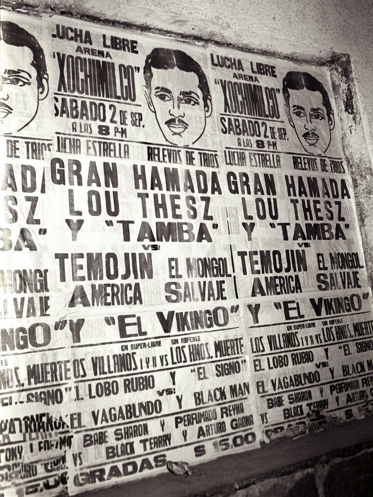 アレナ・ソチミルコのポスター。グラン浜田やルー・テーズの名が見える ©Essei Hara