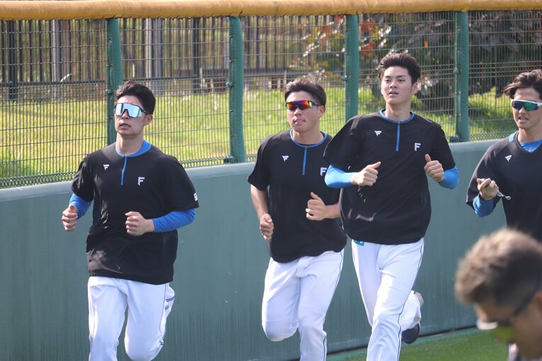 二軍キャンプで汗を流す日ハムの選手たち　©Yu Takagi