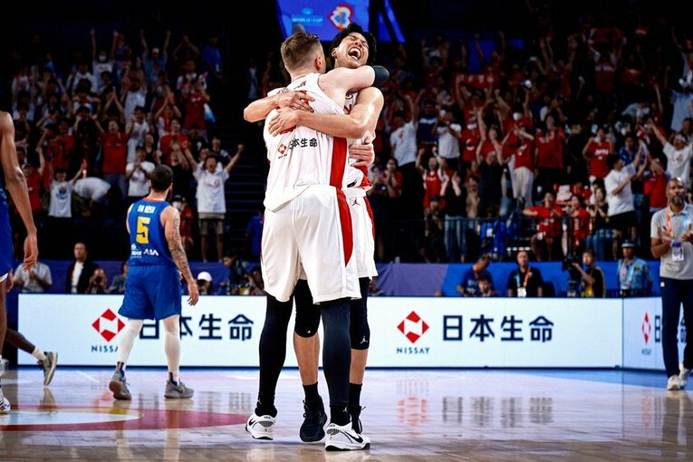 獅子奮迅の活躍を見せたホーキンソン　©FIBA