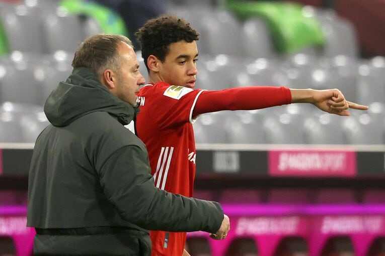 ムシアラをトップチームに抜擢したバイエルンのフリック監督 ©Getty Images