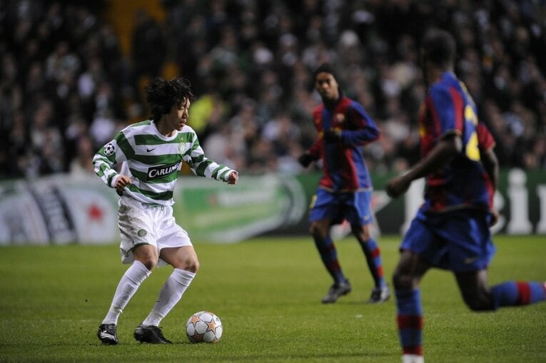 CLバルサ戦での中村俊輔　©Takuya Sugiyama