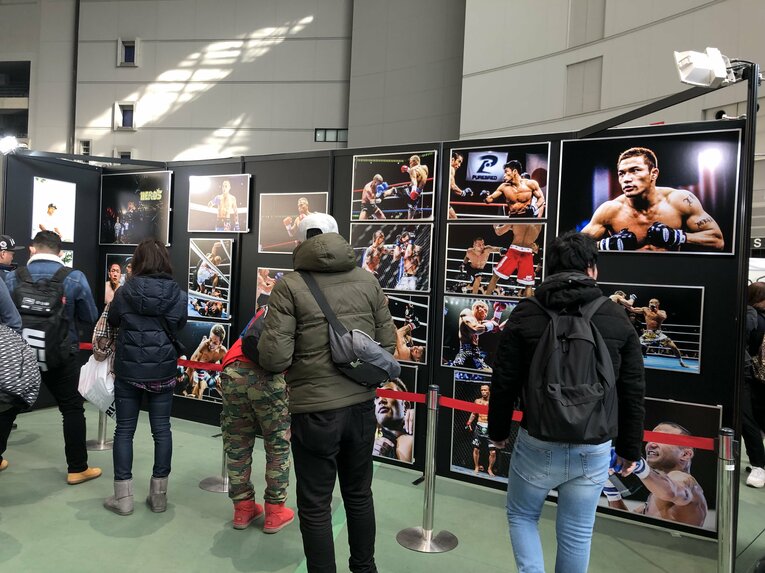 2018年のRIZIN会場での写真展「FOREVER KID」の様子