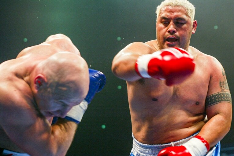 延長にもつれこむ激闘の末、ハントに判定で敗れた　©Susumu Nagao