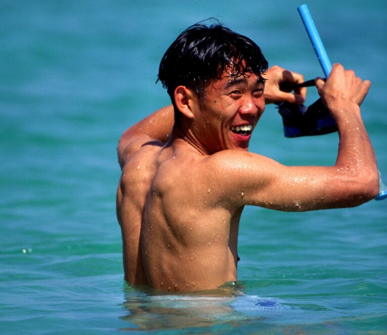 【日本サッカー名選手レア写真集】1993年1月、日本代表合宿中の森保一。当時24歳　（写真は右に続きます）　©Katsuro Okazawa/AFLO
