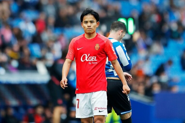 久保建英の祈りと必死さも実らず「先発落ち→6連敗で降格圏」に倒れ込み… 監督解任マジョルカの序列は変わるのか〈撮影者の視点〉(45)