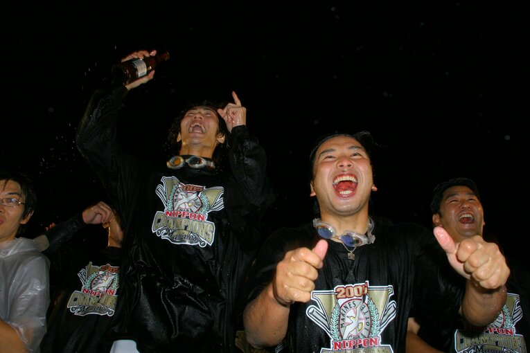 2005年の日本一で大喜び©Tamon Matsuzono