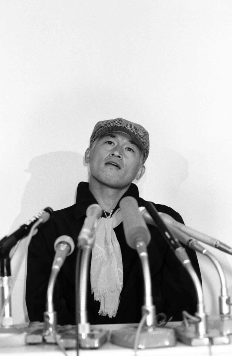 サッカーＷ杯1998年最終メンバーにもれ、記者会見で思いを語った三浦知良　©Shiro Miyake