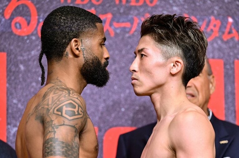 7月24日、計量後のフェイスオフでにらみ合うスティーブン・フルトンと井上尚弥　©Hiroaki Yamaguchi