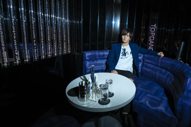 水着に集まる視線「胸が嫌で嫌でしかたがなかった」 女子水球代表だった成宮涼（29）が壮絶な治療の末、歌舞伎町ホストになるまで(20)