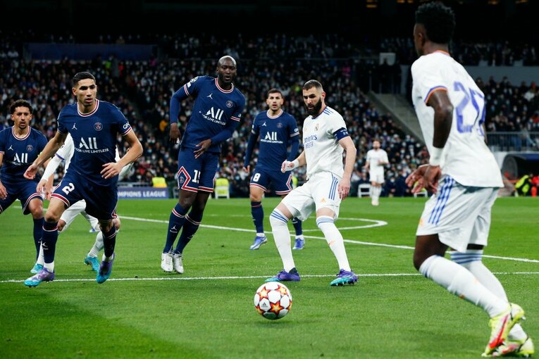 PSGメッシらをサポーターが威圧…CLベスト16でレアル大逆転勝利の背景＜翌日、カンプノウではなぜかバルサの守護神にブーイング＞(16)