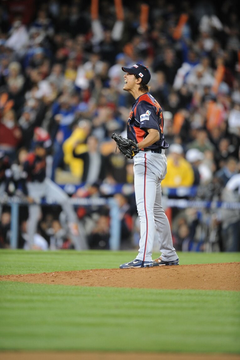 WBC決勝のマウンドを三振で締めて連覇を決め、雄叫びをあげるダルビッシュ　©︎Naoya Sanuki