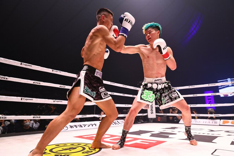 那須川天心のRISE卒業試合、“親子喧嘩”大苦戦の収穫とは？ 6.19武尊戦「何が何でも勝つ」発言から読み解く、大一番の戦術(22)