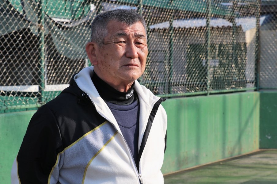 松山商で日本一の鬼監督が語る“選手に伝わる叱り方”「損得じゃなくて善悪で接する」「レギュラーだろうが補欠だろうが関係ない」<Number Web> photograph by Ichiro Sugino