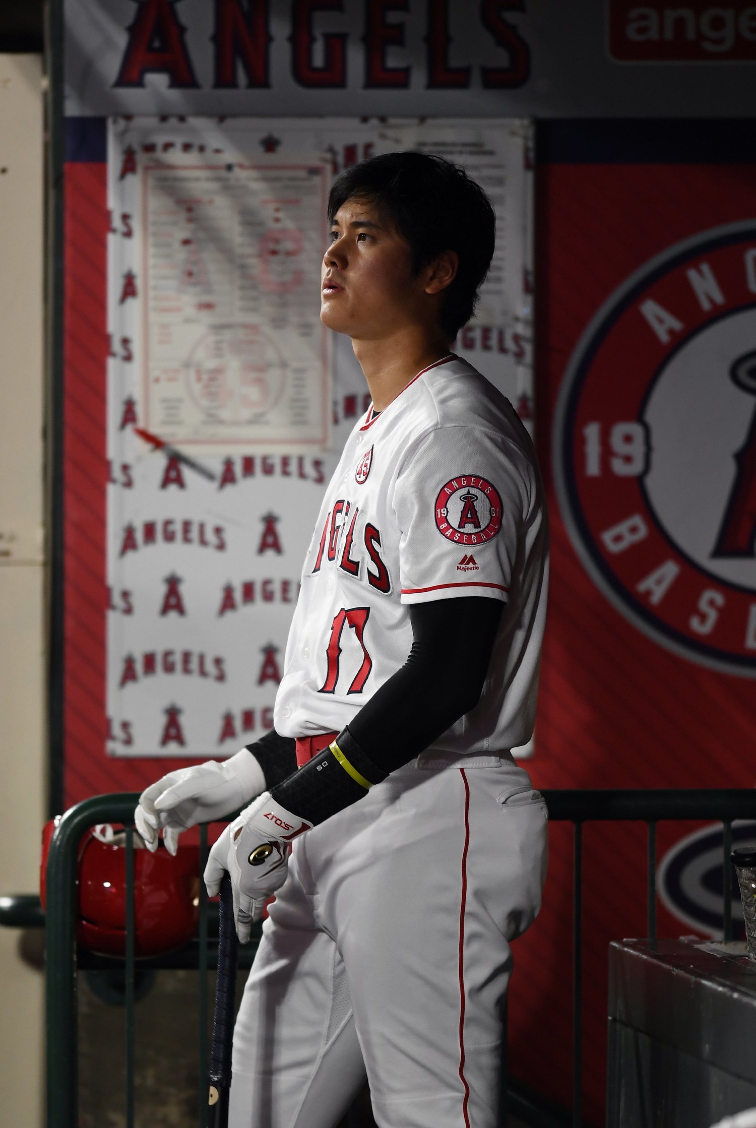 毎試合ラインナップカードは掲示され、都度手書きで更新されている©Getty Images