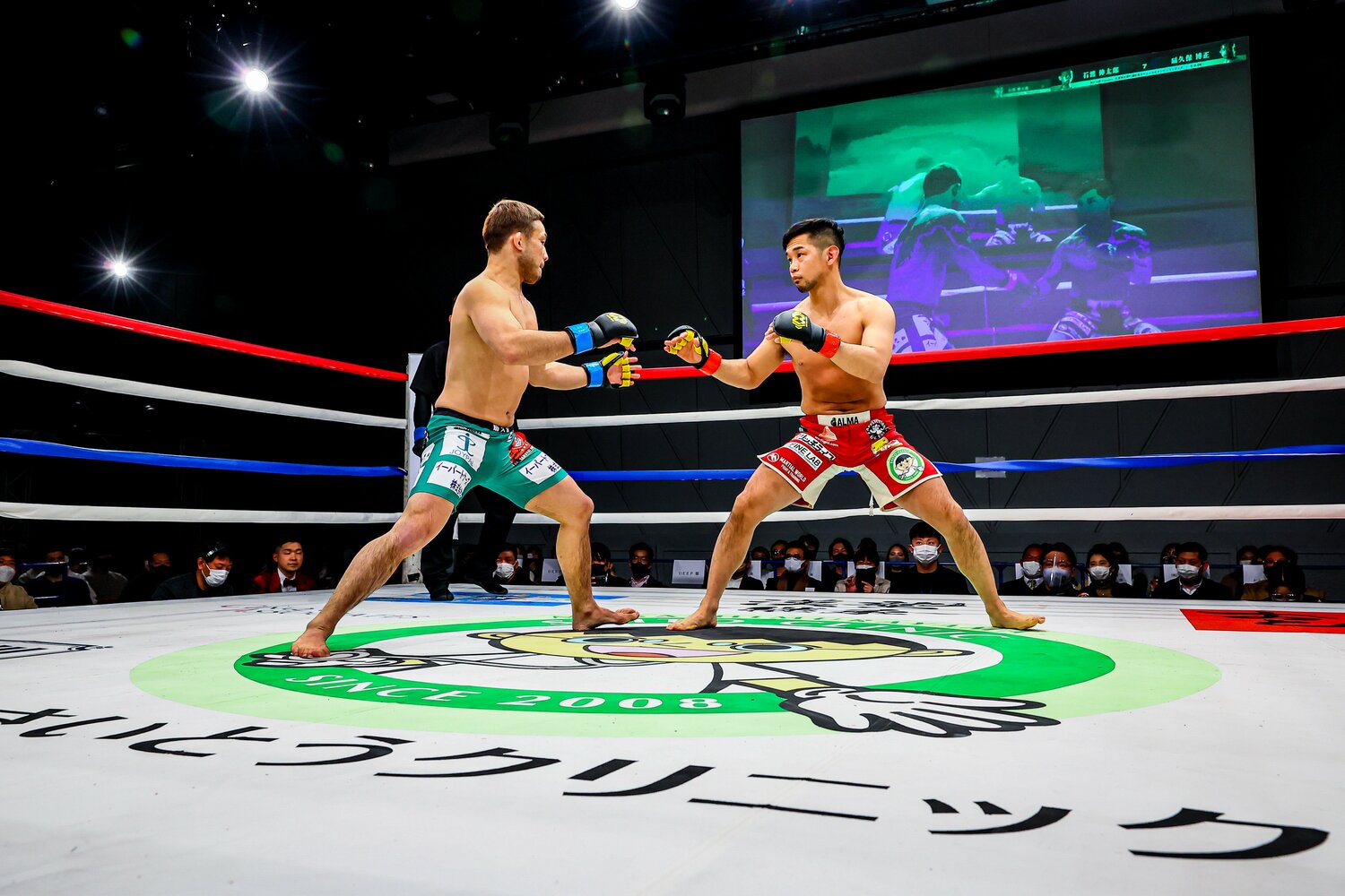 5分2ラウンドのエキシビションながら、両者ともコンディションを整えて臨んだ