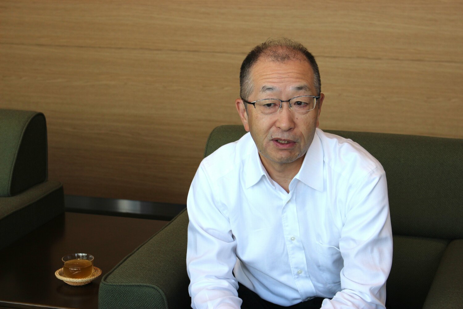 高校時代を振り返る市川武史さん。進学校といえど練習の厳しさは“昭和の野球部”そのものだった　©Number Web