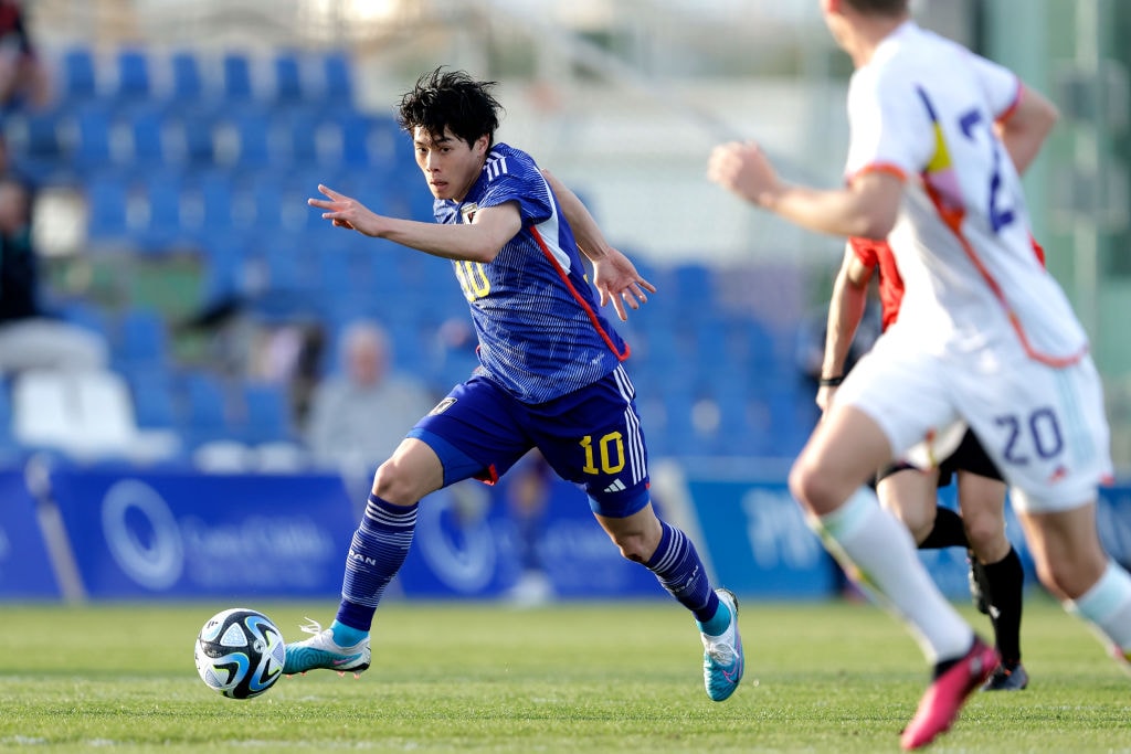 ベルギー戦での鈴木　©Getty Images