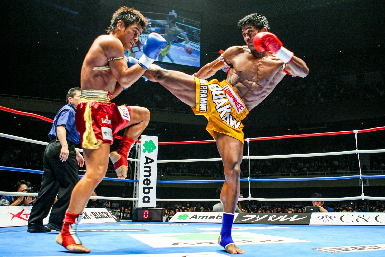 2007年10月、魔裟斗との2度目の対戦。判定0-3でリベンジを許した　©Susumu Nagao