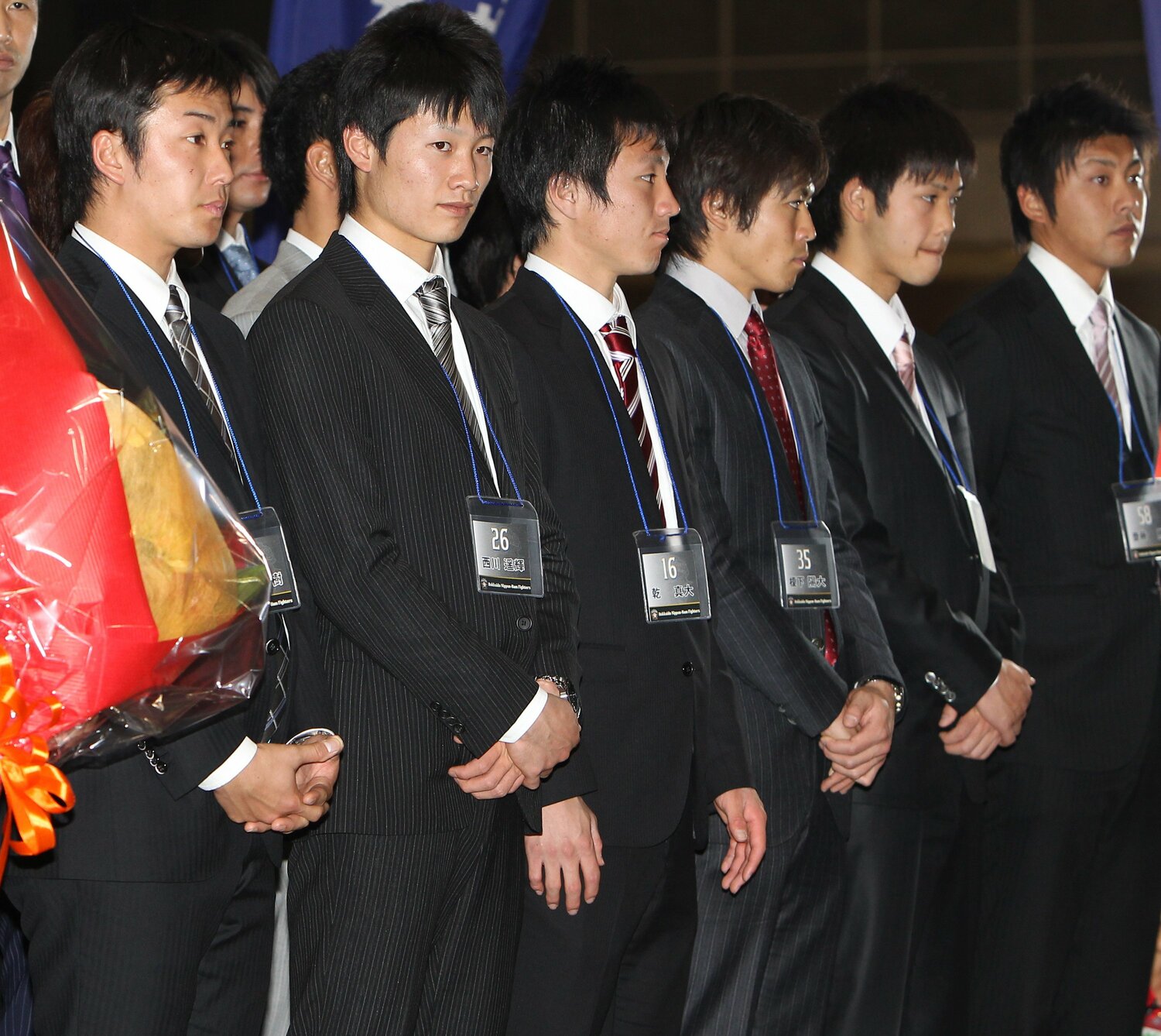 この年のドラフト指名選手たち。左から斎藤佑樹、2025年現在もヤクルトで現役の西川遥輝、乾真大、榎下陽大、谷口雄也、齊藤勝投手　©JIJI PRESS