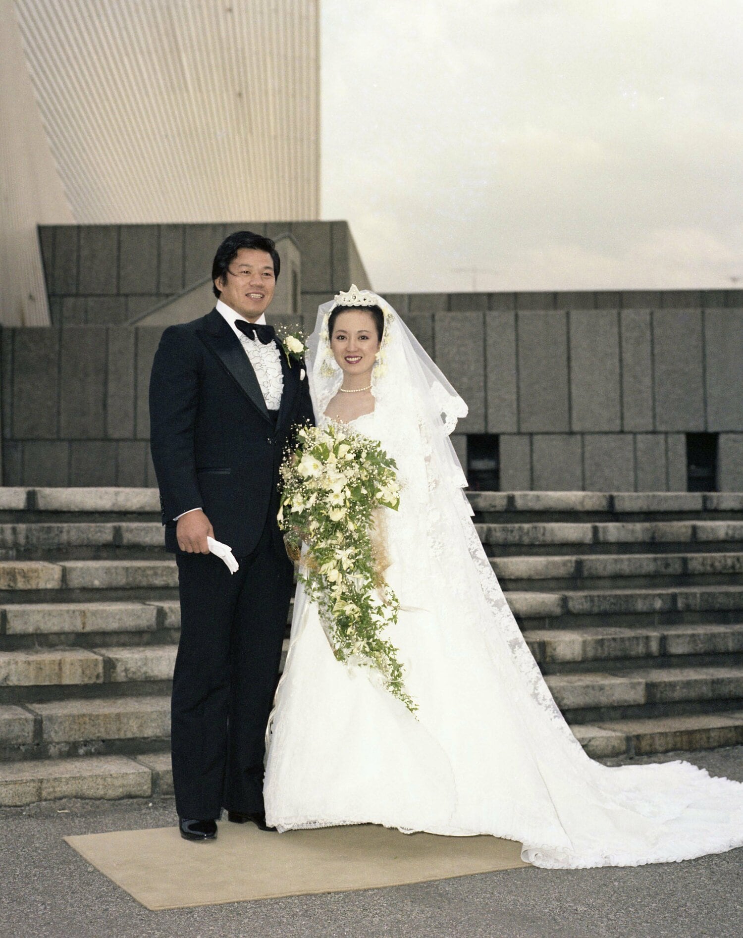 1981年、東京カテドラル聖マリア大聖堂にて挙式　©東京スポーツ／アフロ
