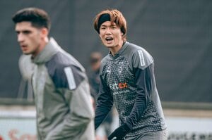 【板倉の後悔】「アジア杯の話、聞かせてくれないか？」板倉滉27歳にドイツで本音直撃…長年追う記者はなぜ「ビリビリ破れた練習着」に驚いたか