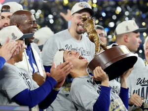 ワールドシリーズMVP山本由伸「衝撃の235球」古巣の仲間たちはどう見た？「（オリックスなら）投げさせない」「ずっと優勝…チームの空気感を作る天才」