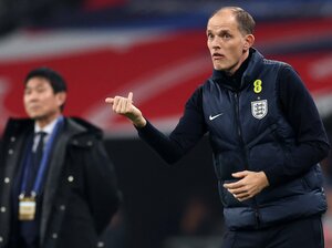 森保一監督率いる日本に敗戦したイングランド代表のトゥヘル監督。厳しい記者とのやり取りは会見後も続いていた