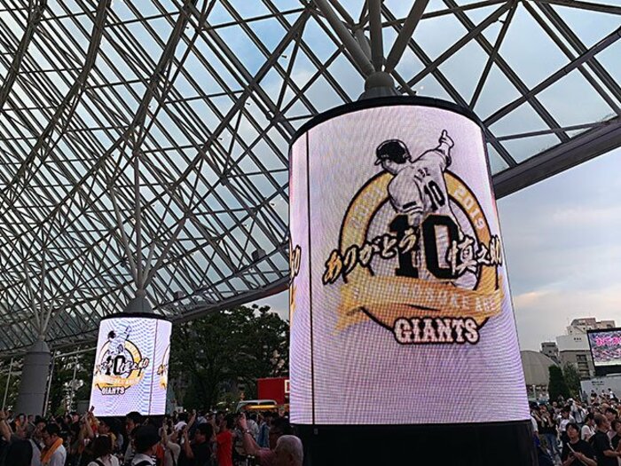 阿部慎之助を東京ドームで見送って。引退試合は結婚式に似ていると思う。＜Number Web＞ photograph by Yasutaka Nakamizo