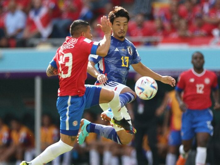 「（三笘）薫は冷たいシャワーを浴びている」日本代表・守田英正が語る“試合当日のルーティン”「カフェインで脳をギンギンにする」＜Number Web＞ photograph by Getty Images