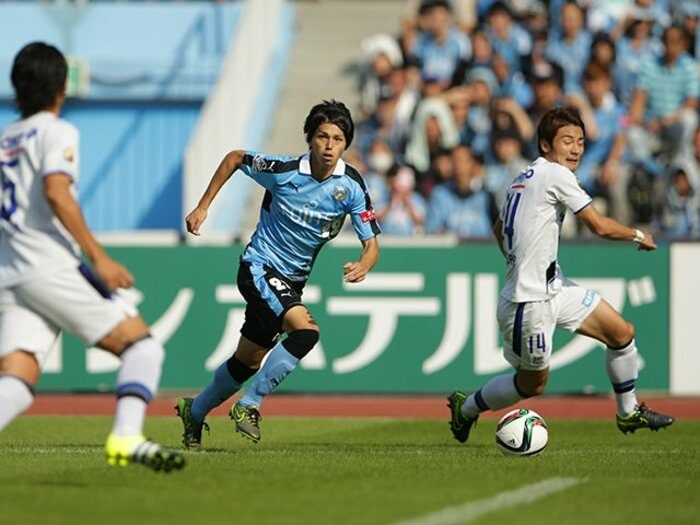 U-22の“秘密兵器”が遂に登場か。川崎・中野嘉大がA代表DFを翻弄！＜Number Web＞ photograph by J.LEAGUE PHOTOS