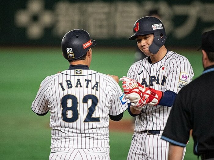 プレミア12、不調から復活の3安打!坂本勇人が天敵の残影を振り切った。<Number Web> photograph by Nanae Suzuki