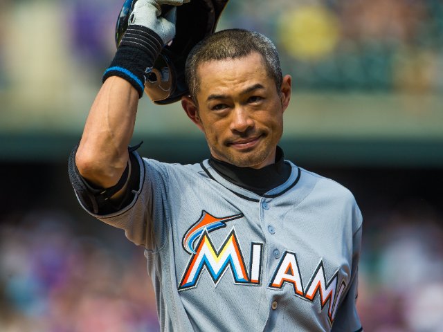 2016年 イチローMLB通算3000本安打達成記念フォト/マイアミ・マーリンズ イチロー、4月にシアトル凱旋 3000安打讃えて古巣が“特別首振り